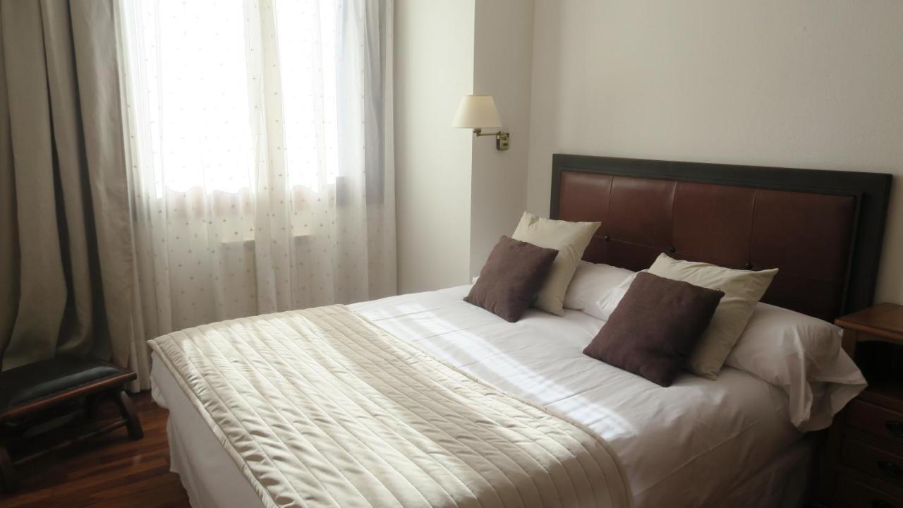 Apartamentos Palacio Azcarate Travesia Calvario Ezcaray Dış mekan fotoğraf